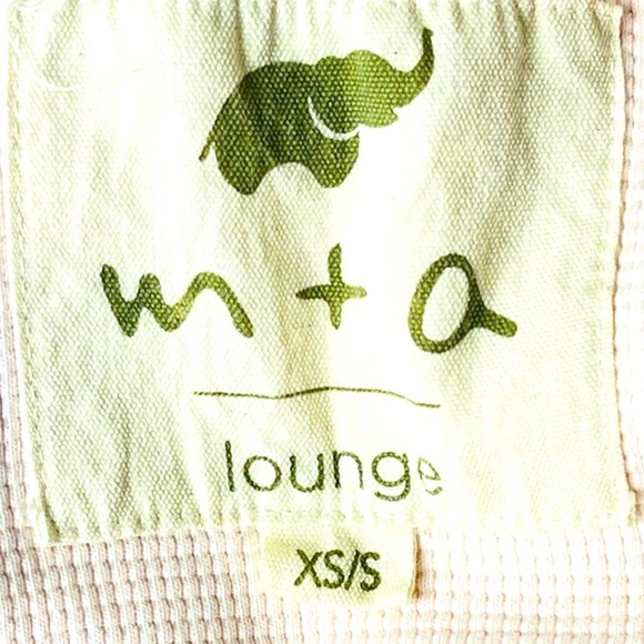 Monica + Andy Maternity Pink Robe with Red Hearts - Picture 4 of 6